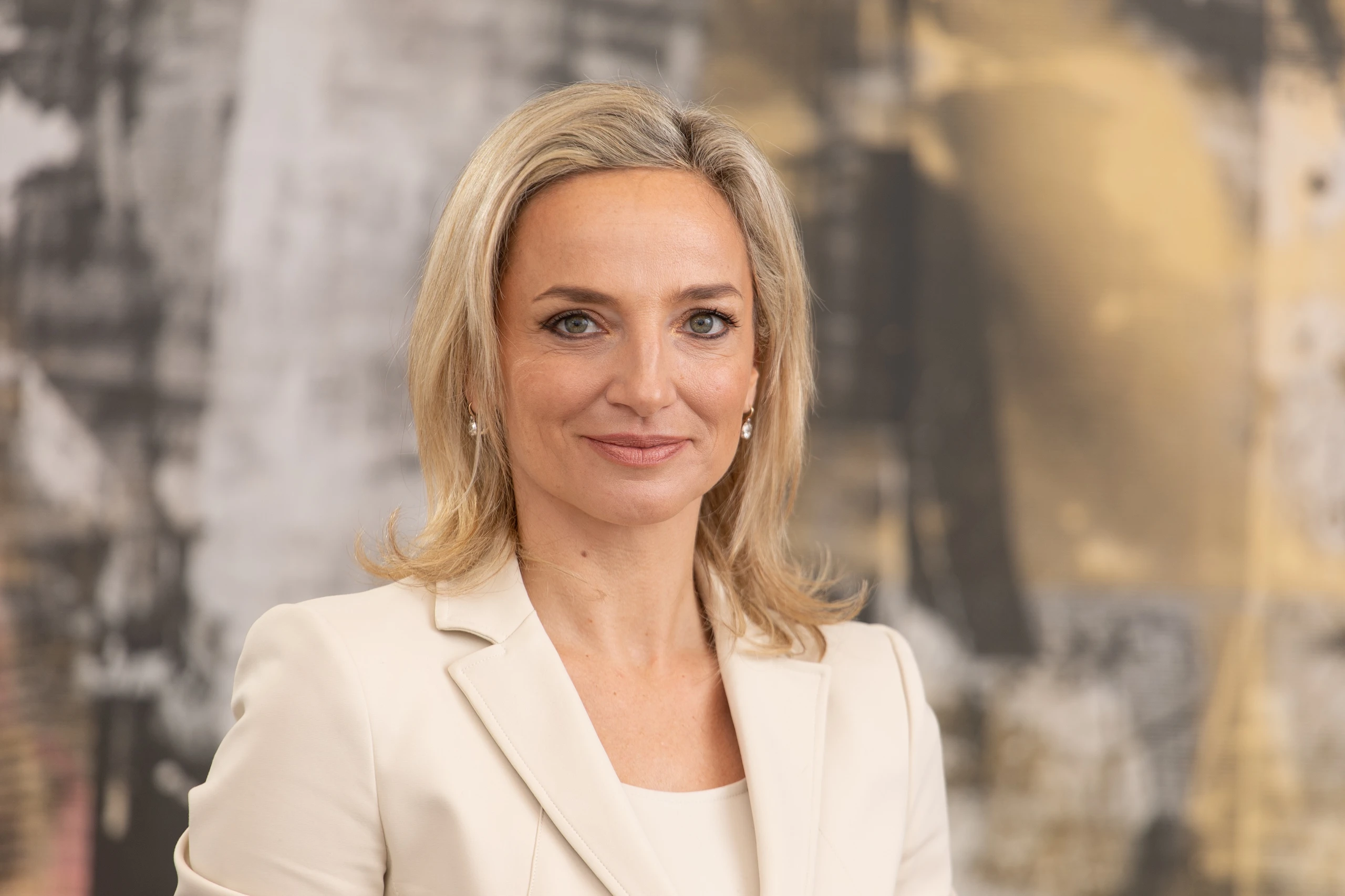 © Richard Tanzer Blurred image background