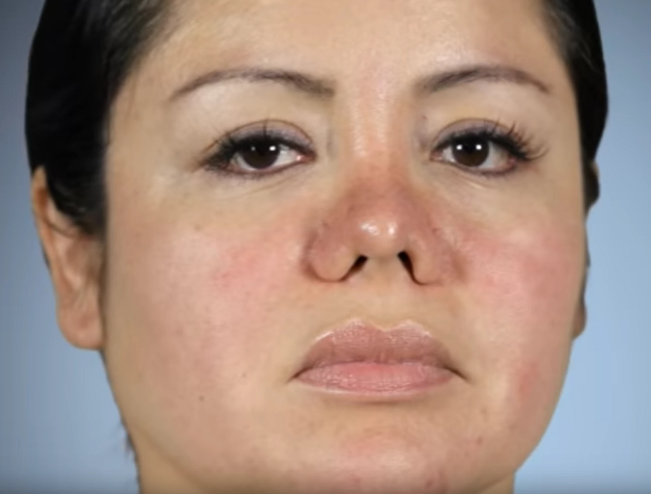 © Screenshot E! Entertainment, © Screenshot E! Entertainment Blurred image background