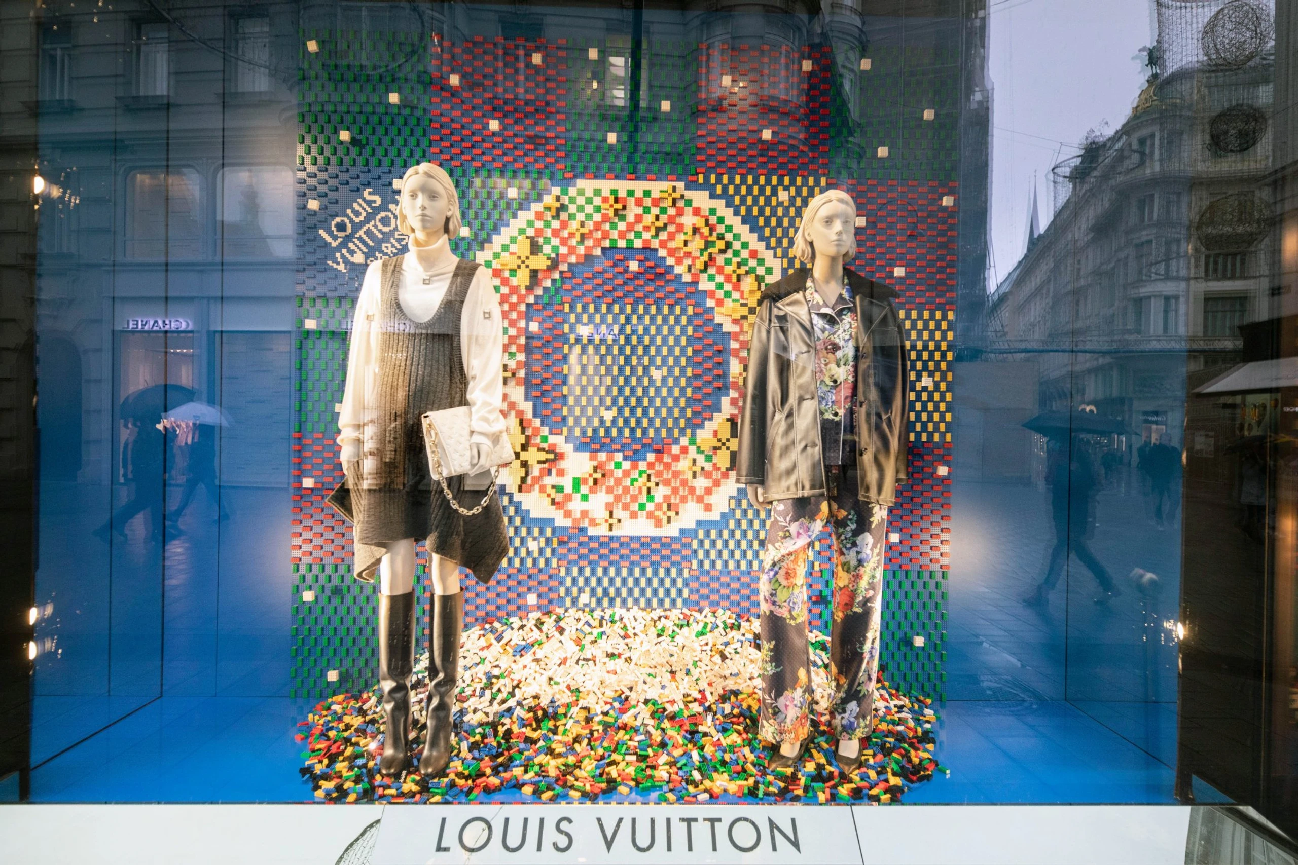 © Elke Mayr Blurred image background