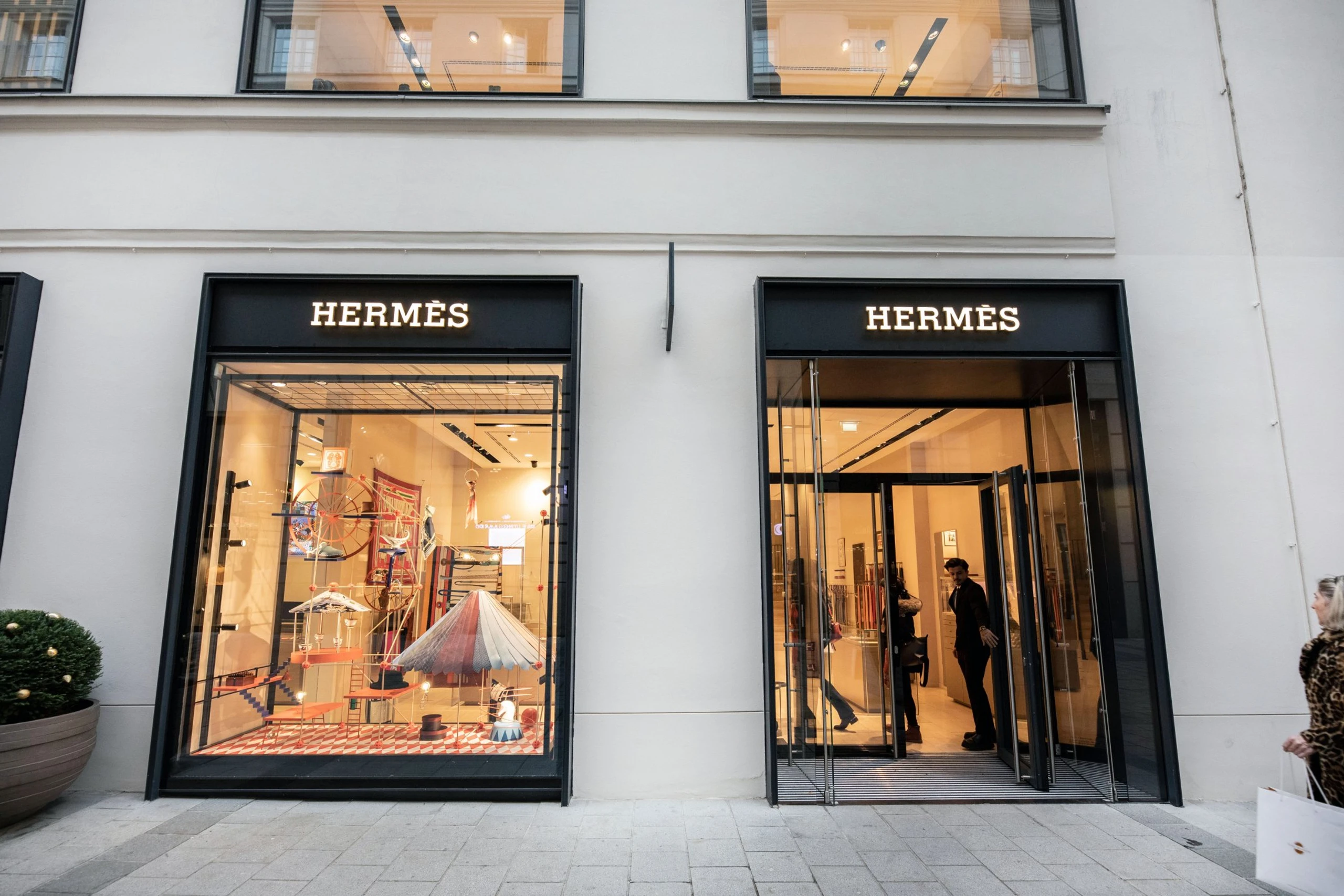 © Elke Mayr Blurred image background