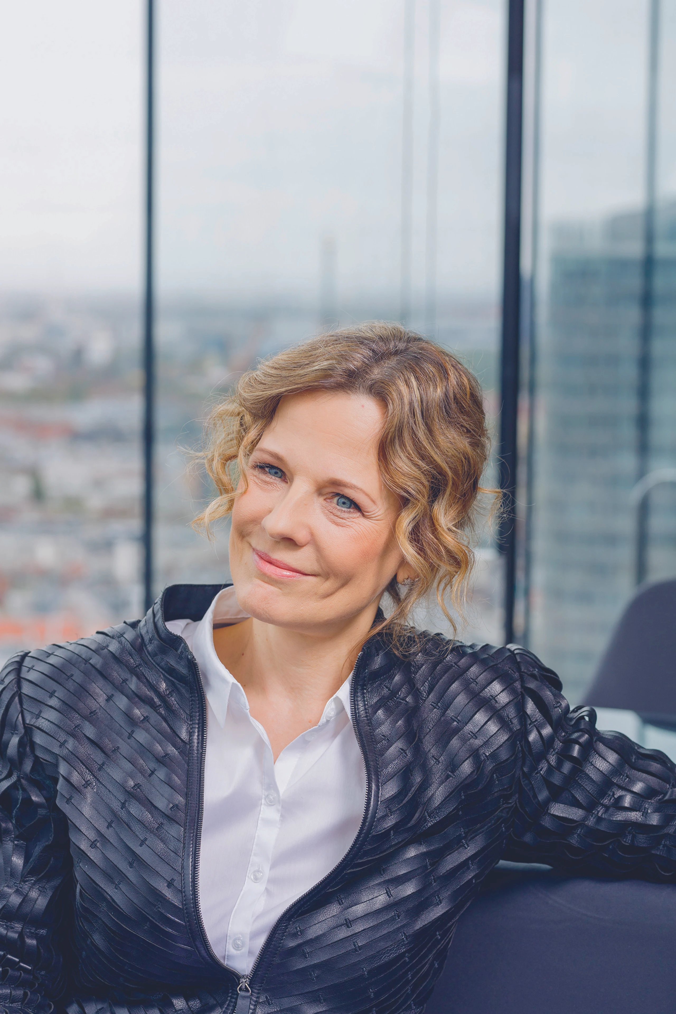 © Matt Observe, Matt Observe Blurred image background