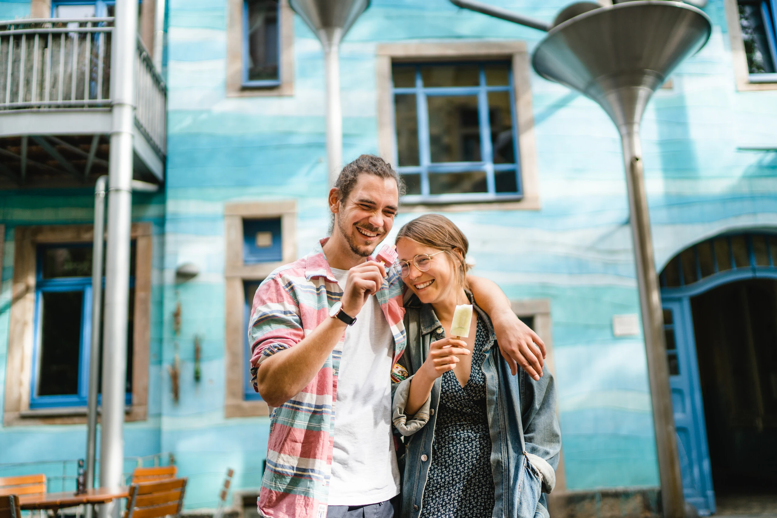 © Erik Gross, © Erik Gross Blurred image background