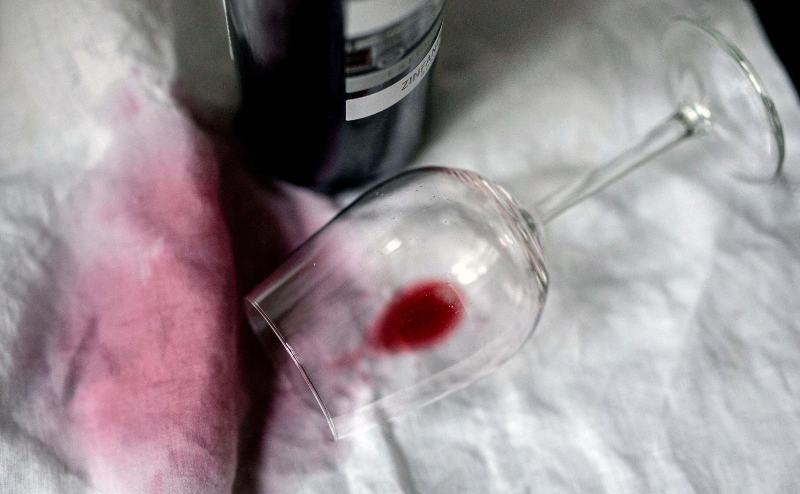 rotweinflecken-entfernen