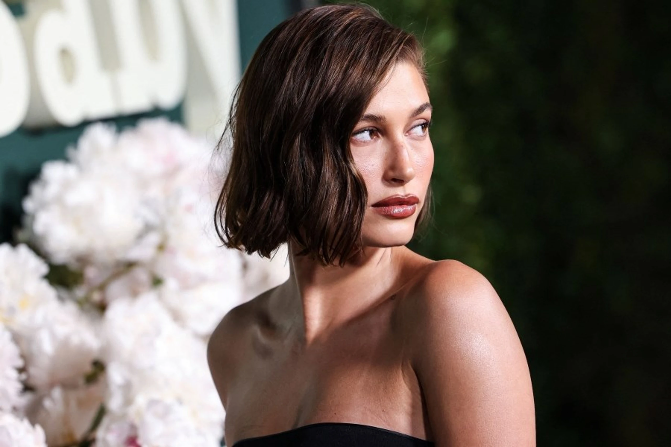 mega-run-auf-hailey-biebers-rhode-skincare-pop-up-in-new-york