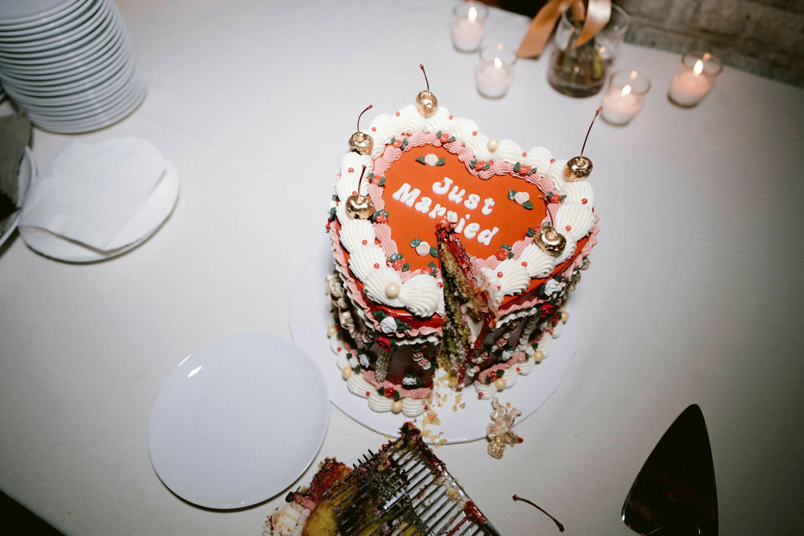 Torte mit der Aufschrift "Just married"