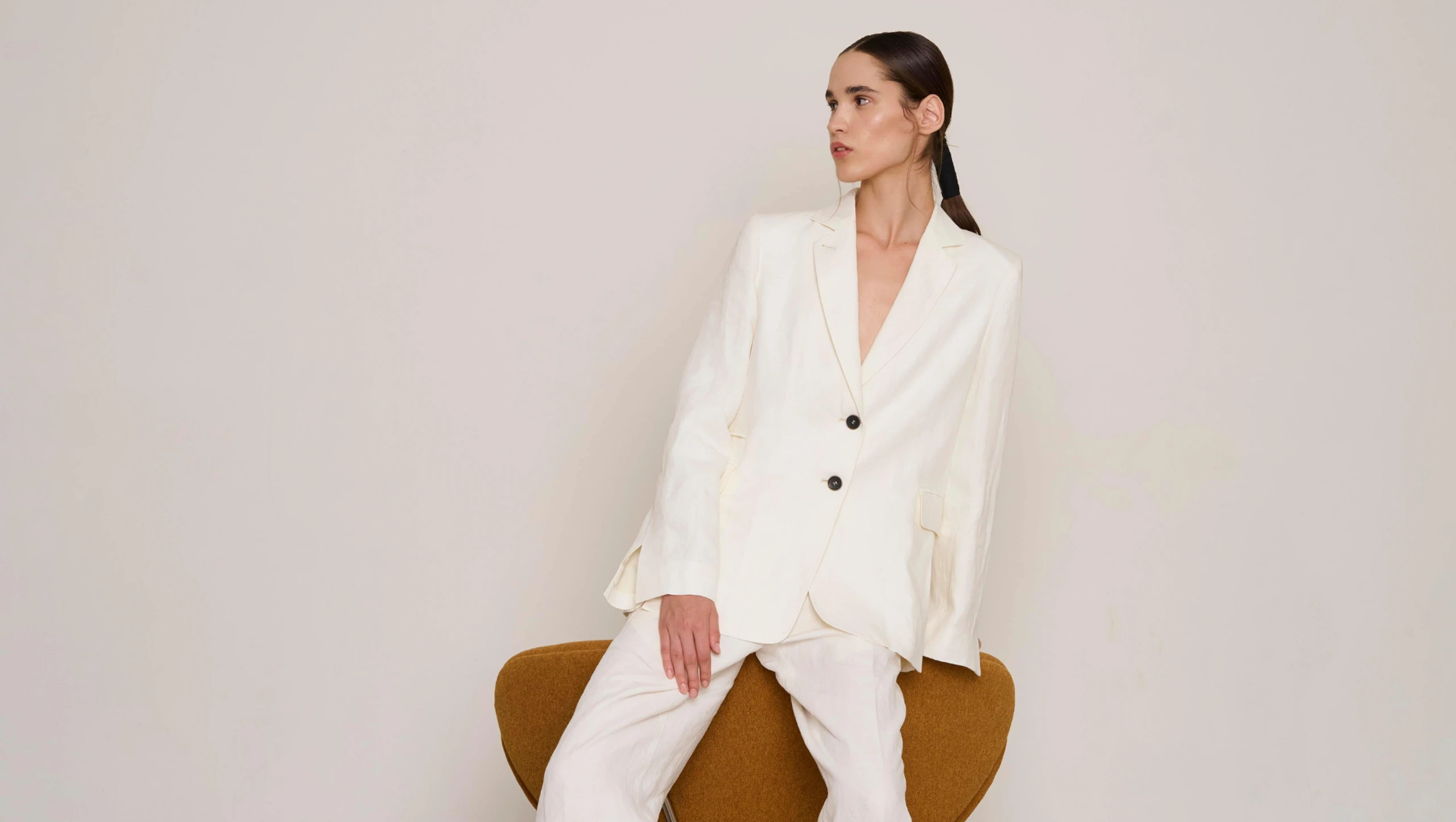 NEHERA präsentiert die Frühjahr-Sommer-Kollektion 2025