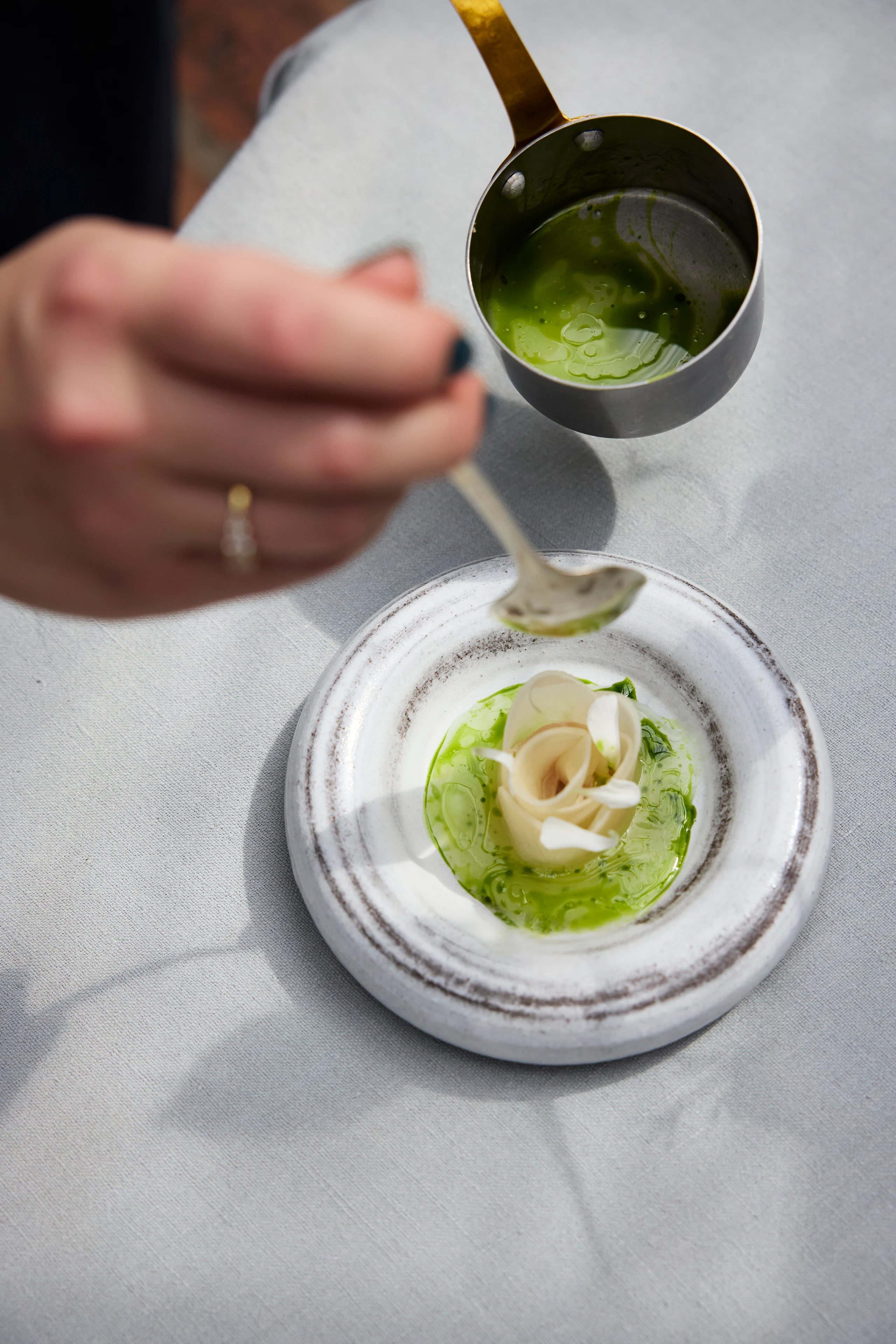 © Sophie Kirchner Blurred image background