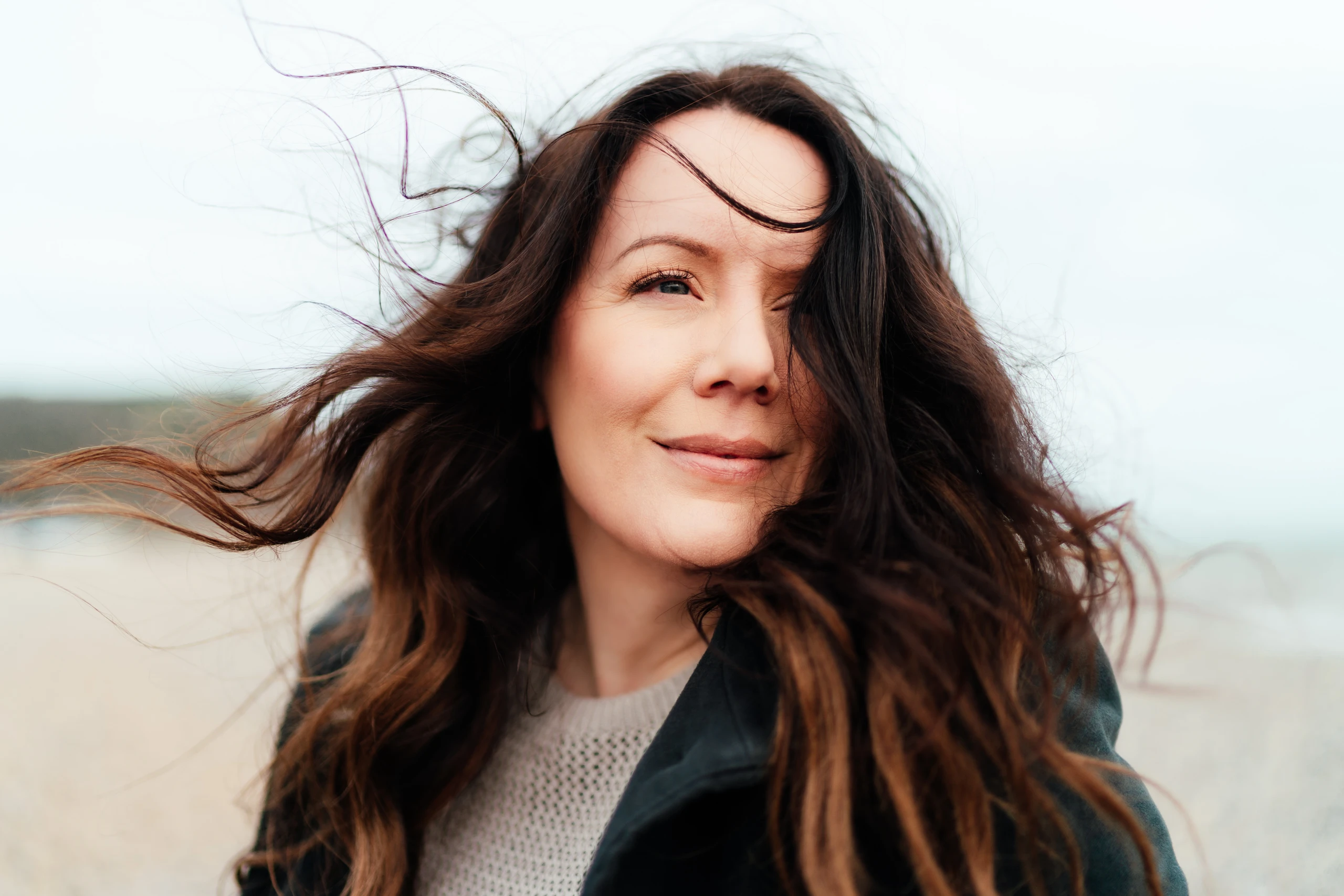 © Holly Bobbins Blurred image background