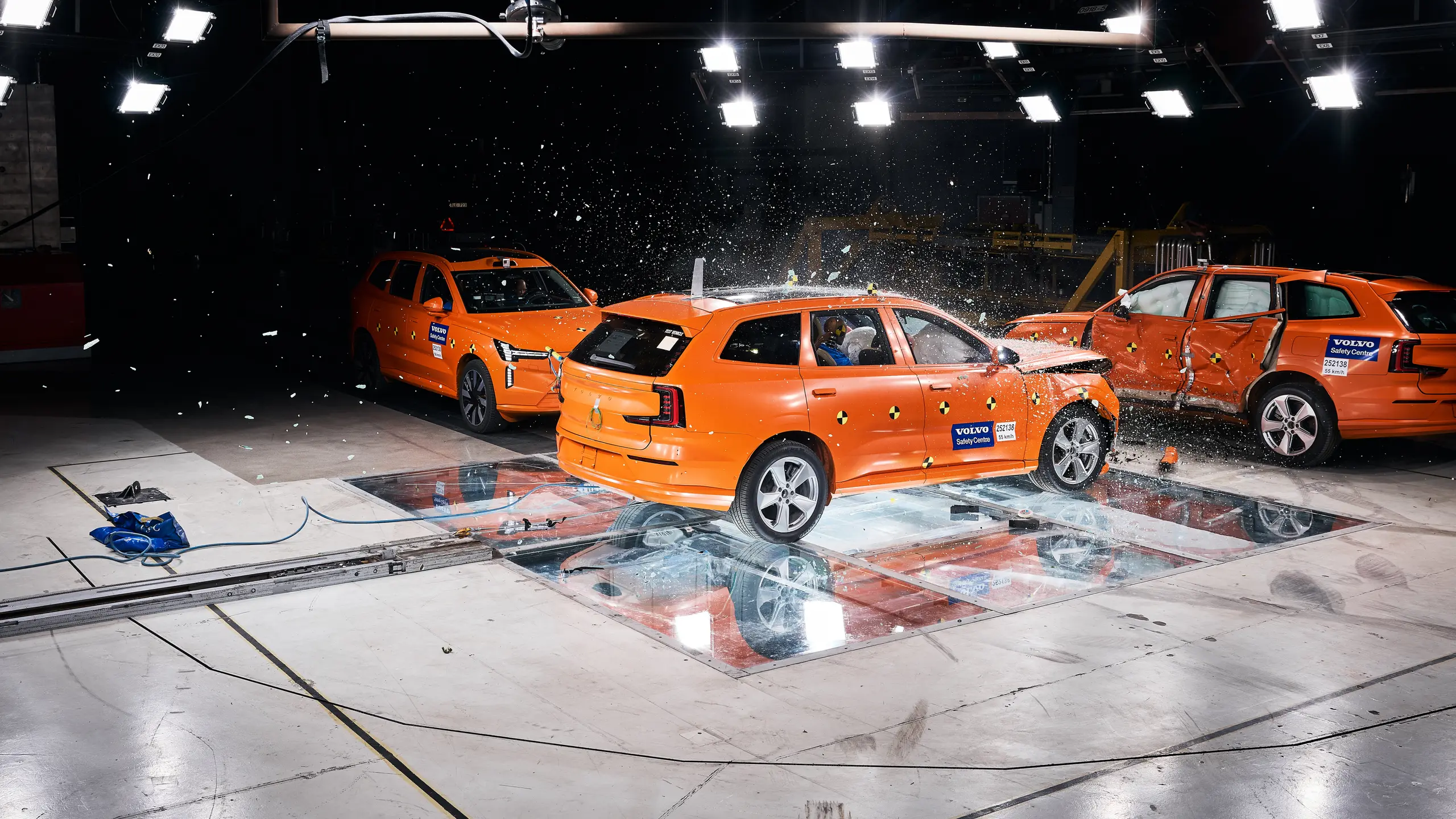Crash Test mit drei Autos