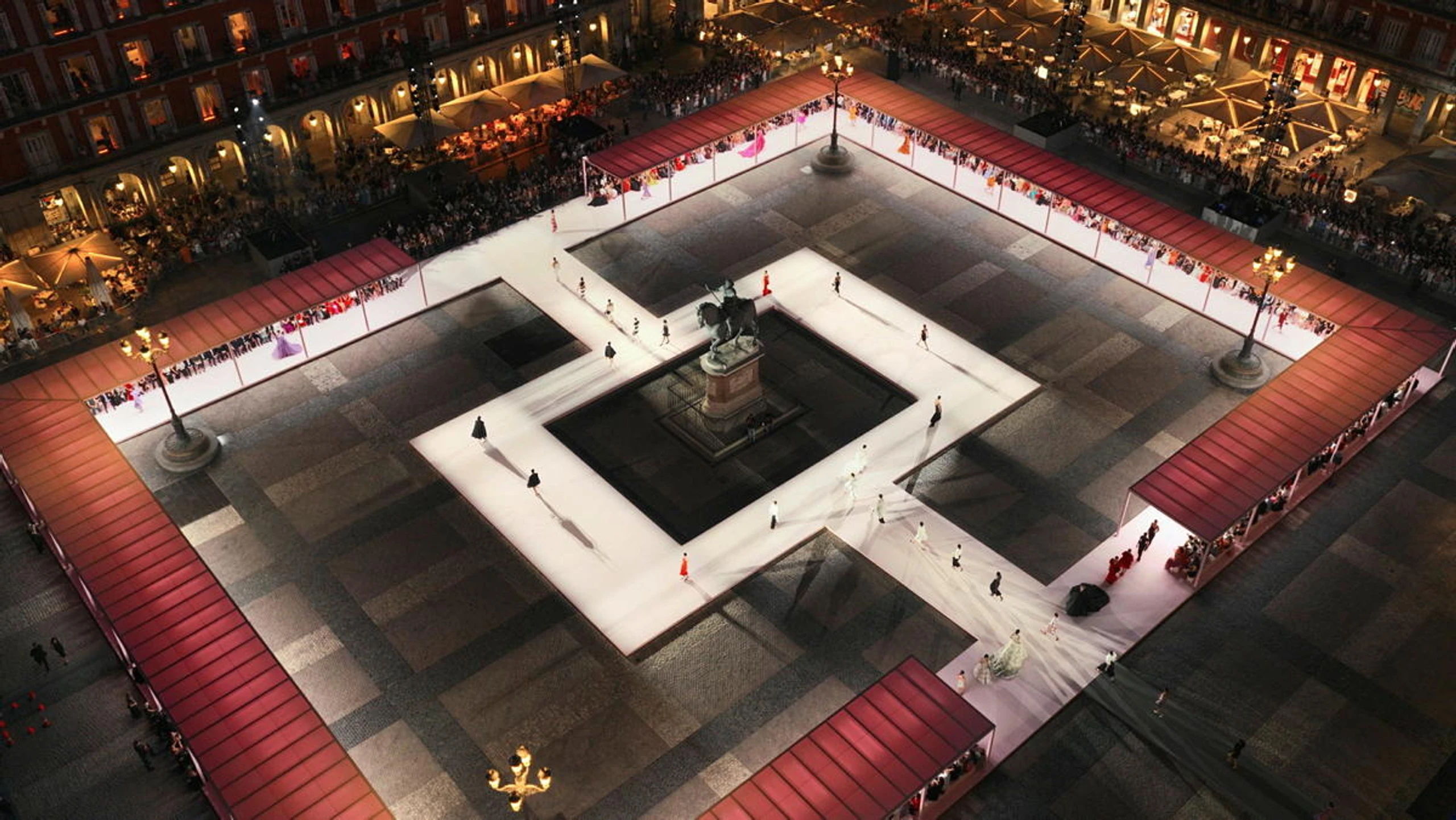 Carolina Herreras Mega-Show in Madrid